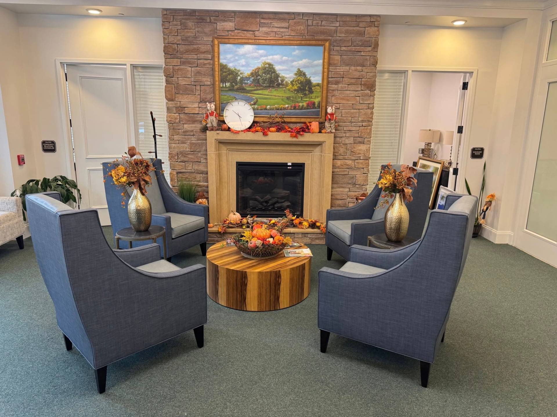 Poet's Walk Warrenton's Lobby